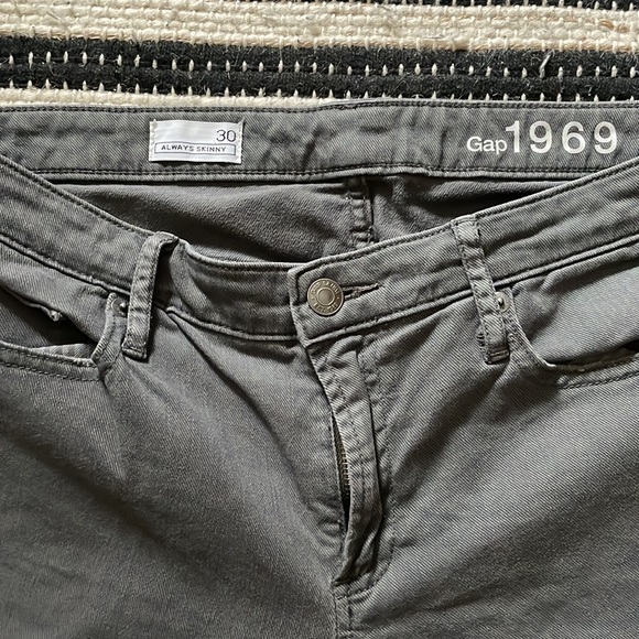 GAP 1969 Women’s Gray Denim Skinny Jeans Size 30 - Picture 3 of 4